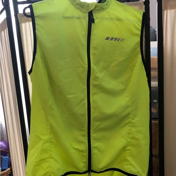 Yellow Sleeveless Jacket - Picture 5 of 7